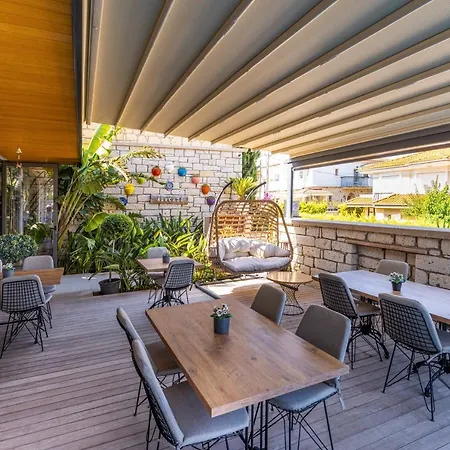 Otel Yerli Alacati Ciftlikkoyu