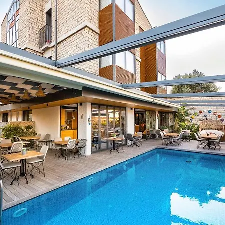 Yerli Alacati Otel Ciftlikkoyu