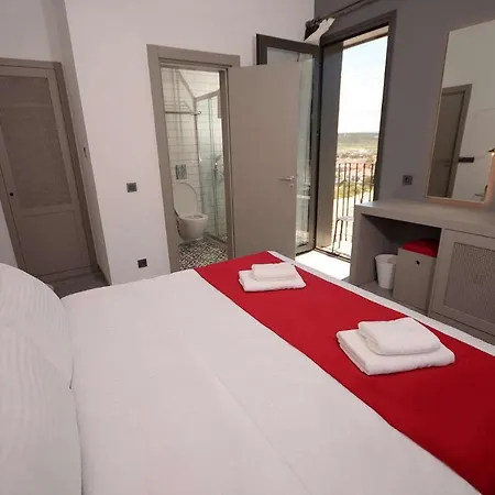 Yerli Alacati מלון