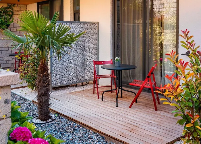 Yerli Alacati Hotel Ciftlikkoyu